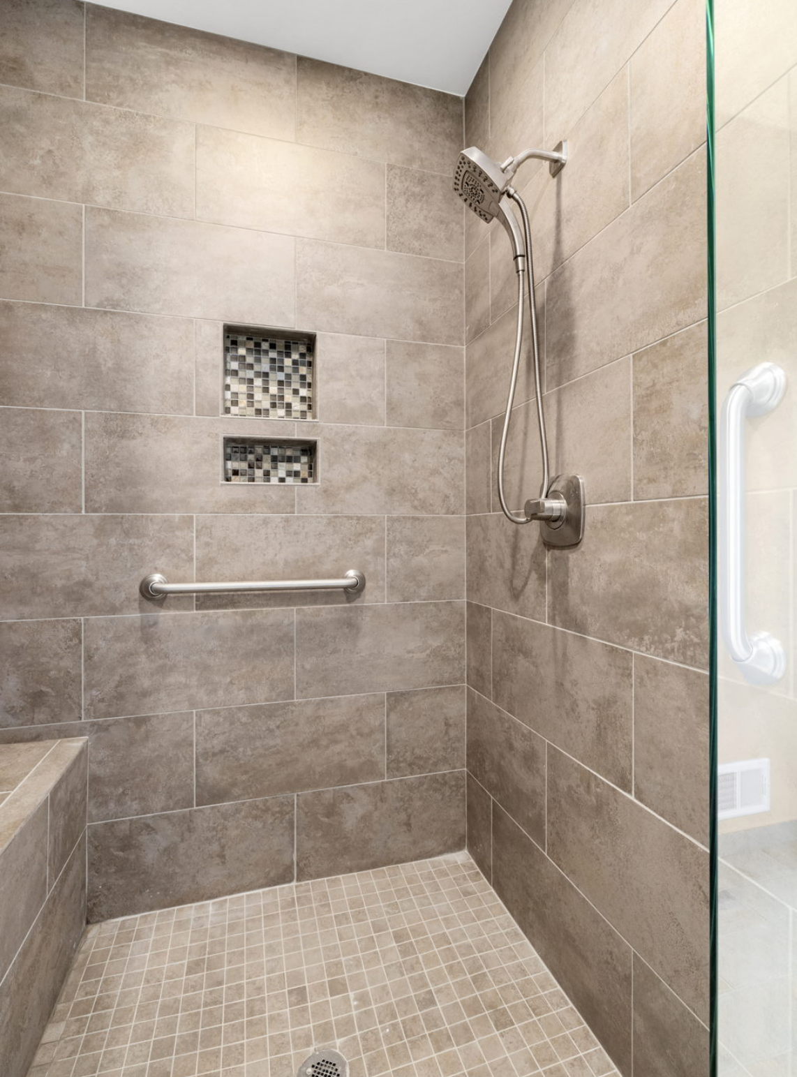 Woodline Building Company Project: Brick Ranch Interior Bath Shower